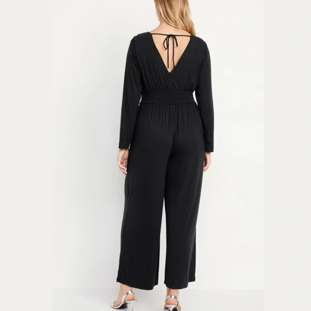 Old Navy Women’s Black Long Sleeve Waist-Defined V-Neck Jumpsuit - NWT